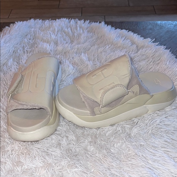 UGG Cream Slide Sandals - Picture 1 of 2